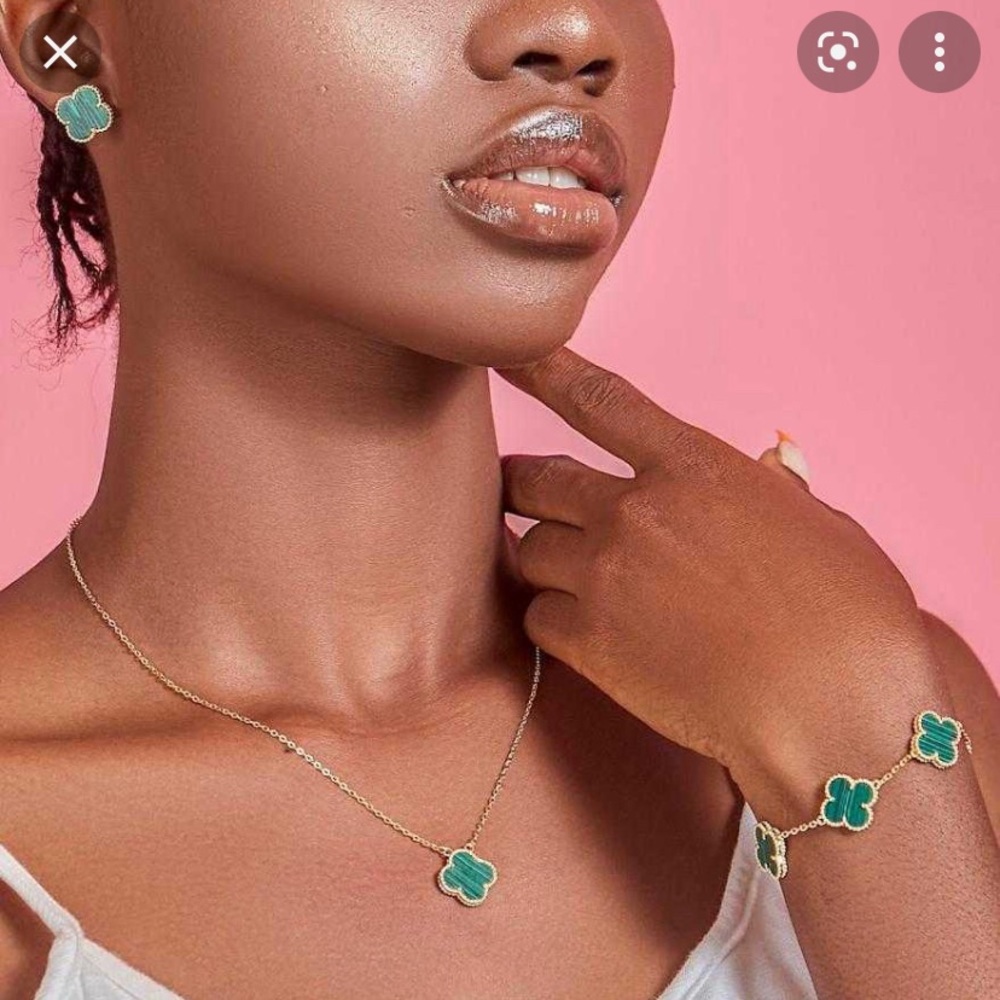 Green Clover matching earring necklace and bracelet